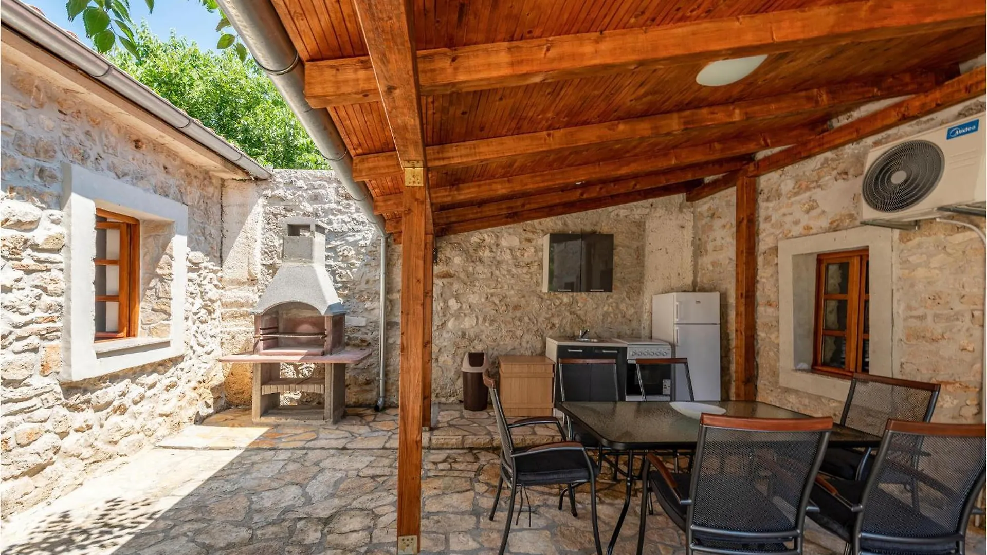 Stunning Home In Lisane Tinjske With Wifi Casa vacanze