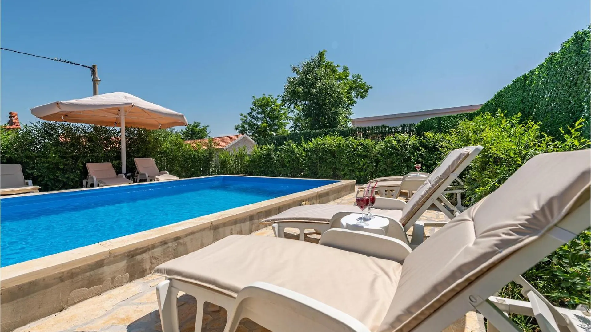 Stunning Home In Lisane Tinjske With Wifi