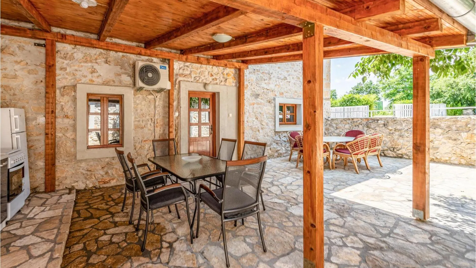 Casa vacanze Stunning Home In Lisane Tinjske With Wifi